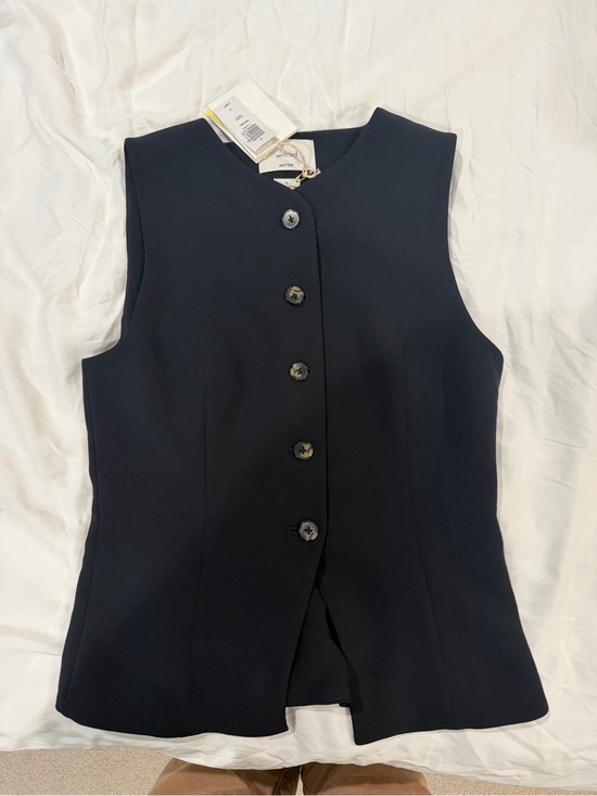 Aritzia Tops - Aritzia Black Sleeveless Button-Front Shell Top